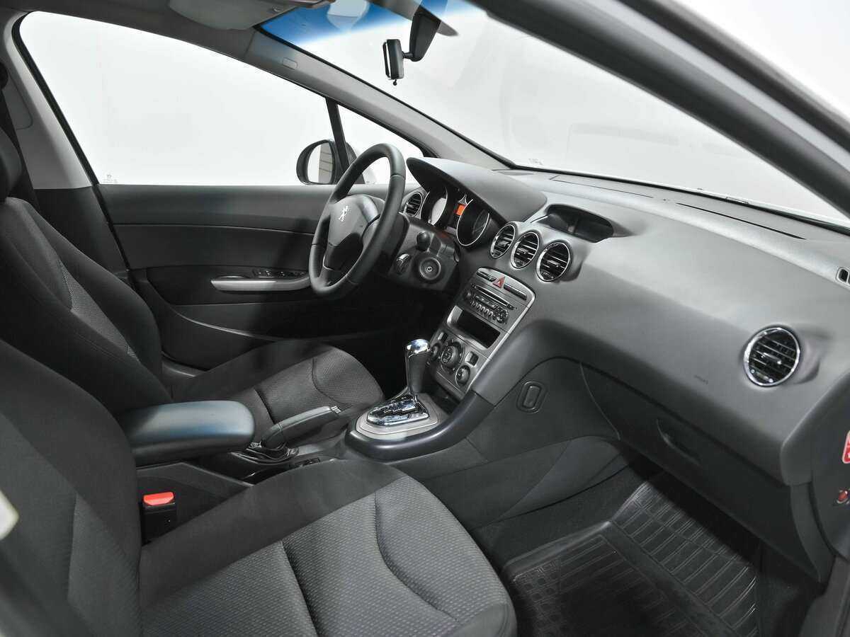 Купить Peugeot 408 с пробегом. Фото: #4