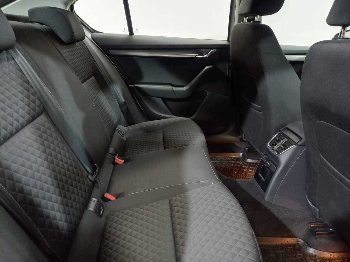 Купить Skoda Octavia с пробегом. Фото: #10