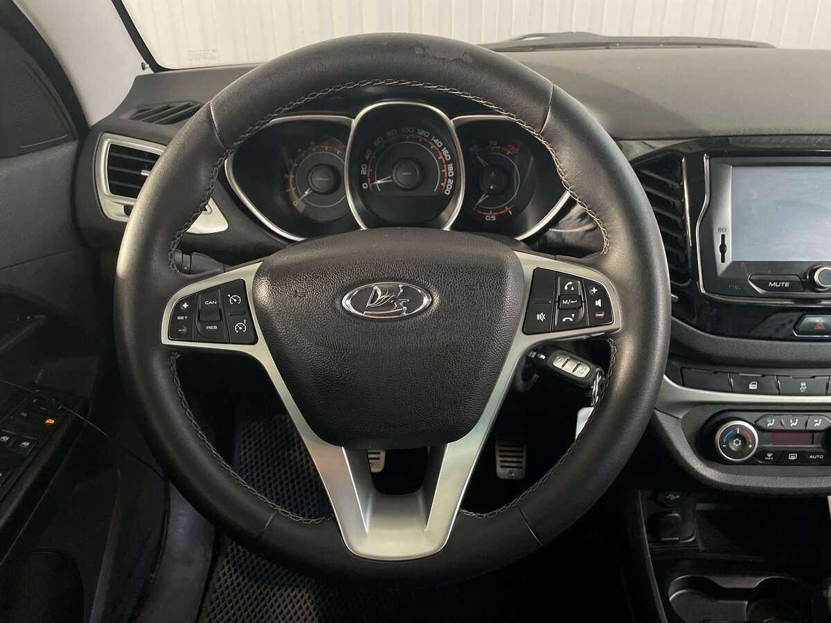 Купить Lada (ВАЗ) Vesta с пробегом. Фото: #9