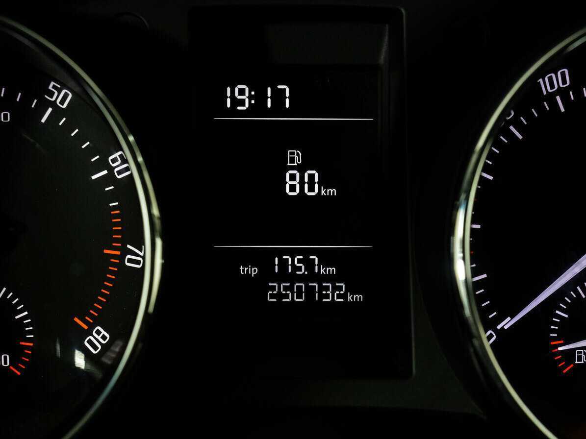 Купить Skoda Yeti с пробегом. Фото: #11