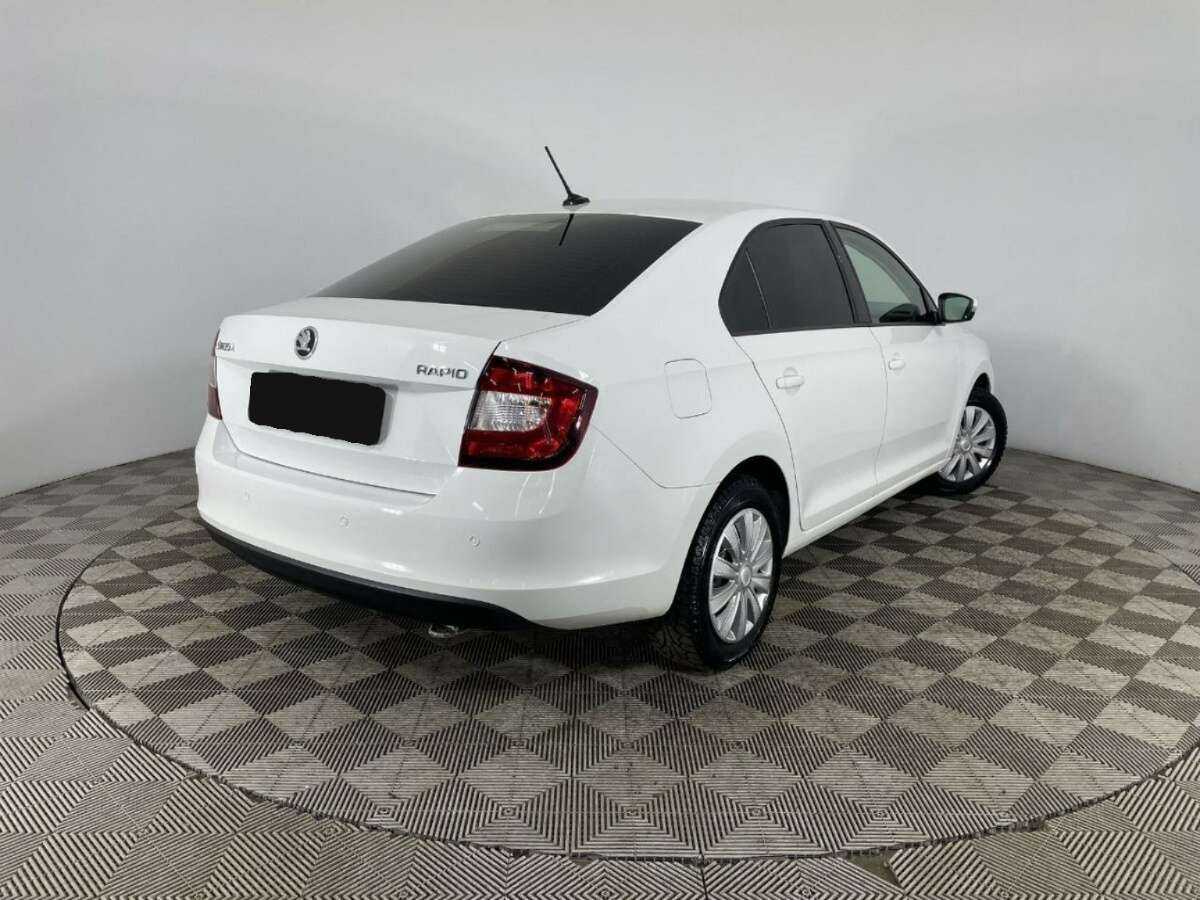 Купить Skoda Rapid с пробегом. Фото: #5