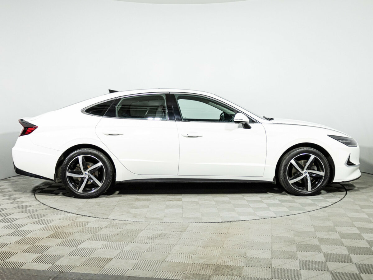 Купить Hyundai Sonata с пробегом. Фото: #3