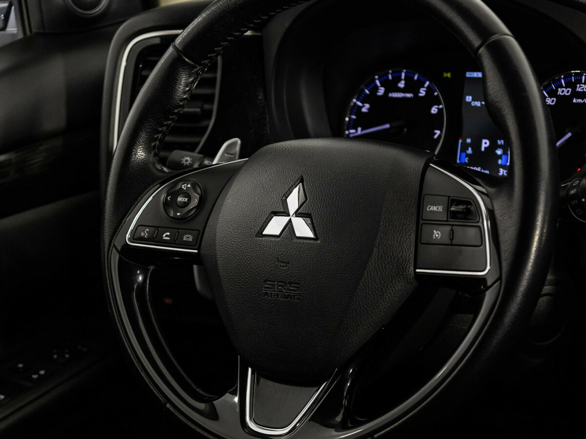 Купить Mitsubishi Outlander с пробегом. Фото: #11