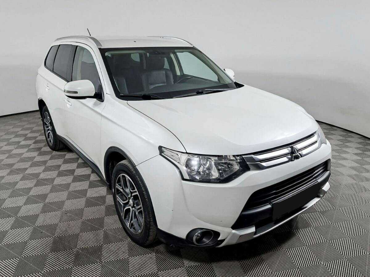 Купить Mitsubishi Outlander с пробегом. Фото: #2