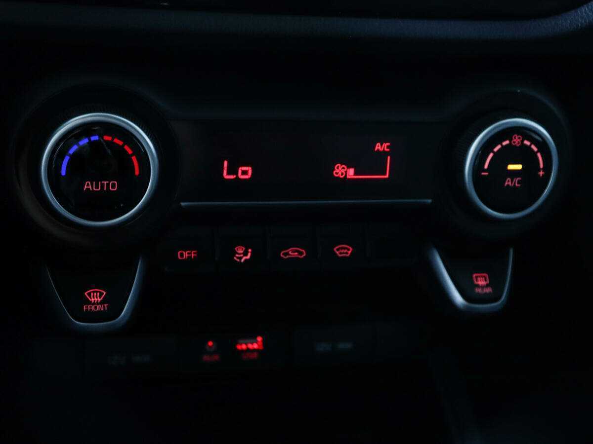 Купить Kia Rio с пробегом. Фото: #11