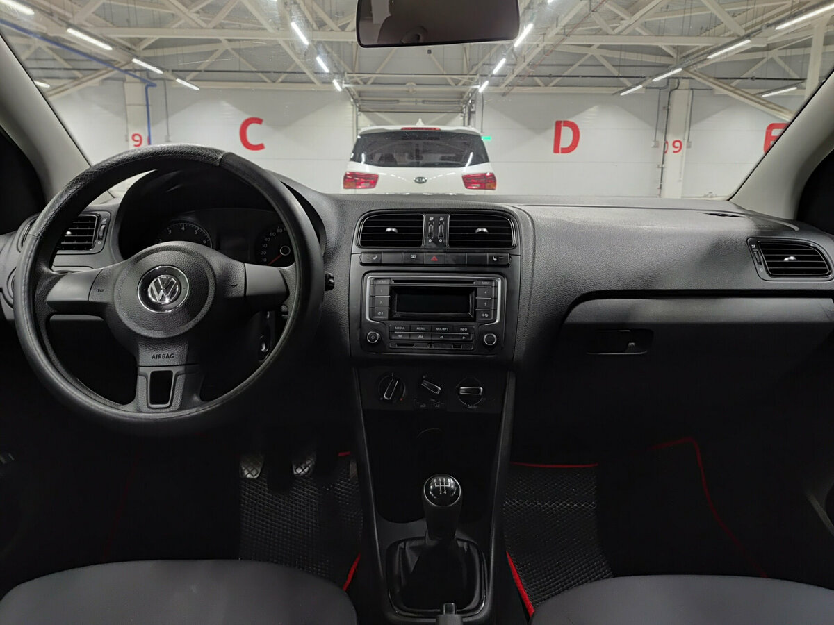 Купить Volkswagen Polo с пробегом. Фото: #13