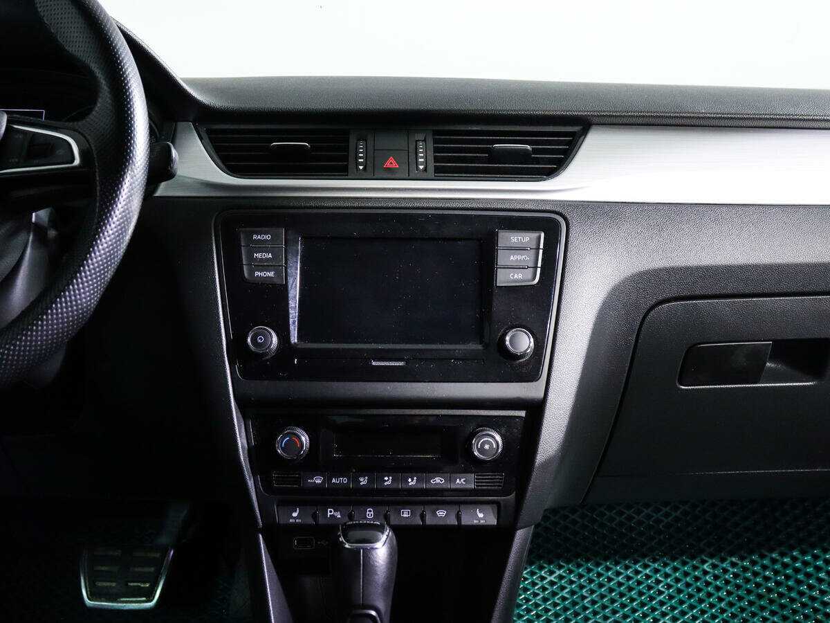 Купить Skoda Rapid с пробегом. Фото: #12