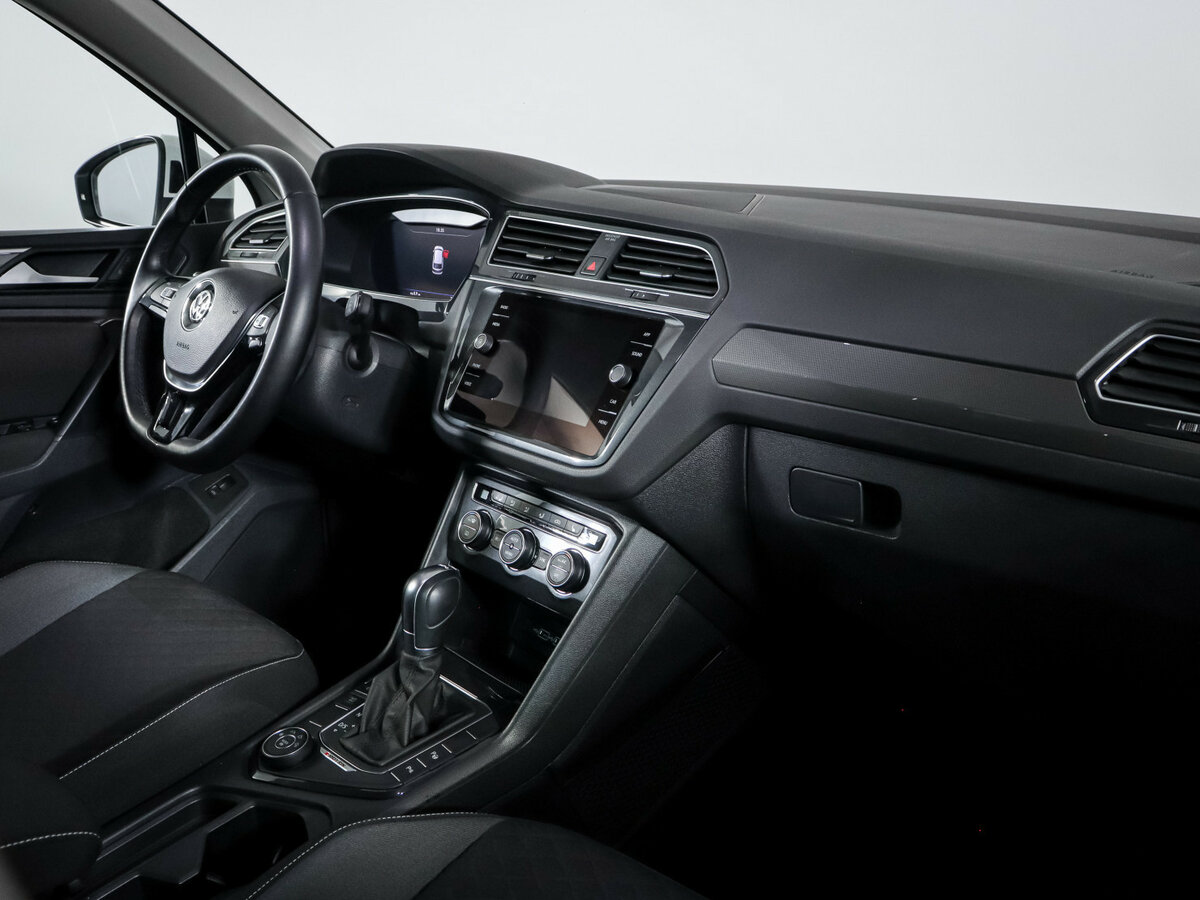 Купить Volkswagen Tiguan с пробегом. Фото: #6