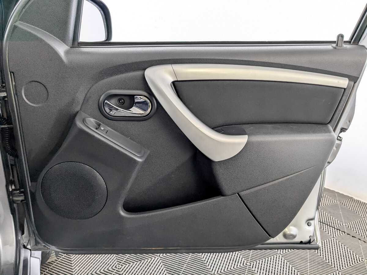 Купить Nissan Terrano с пробегом. Фото: #20