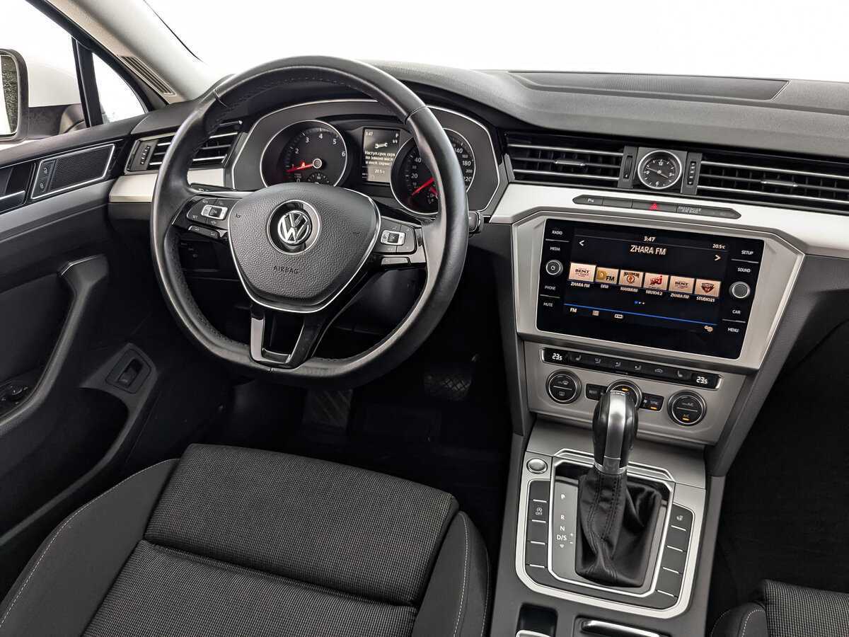 Купить Volkswagen Passat с пробегом. Фото: #25