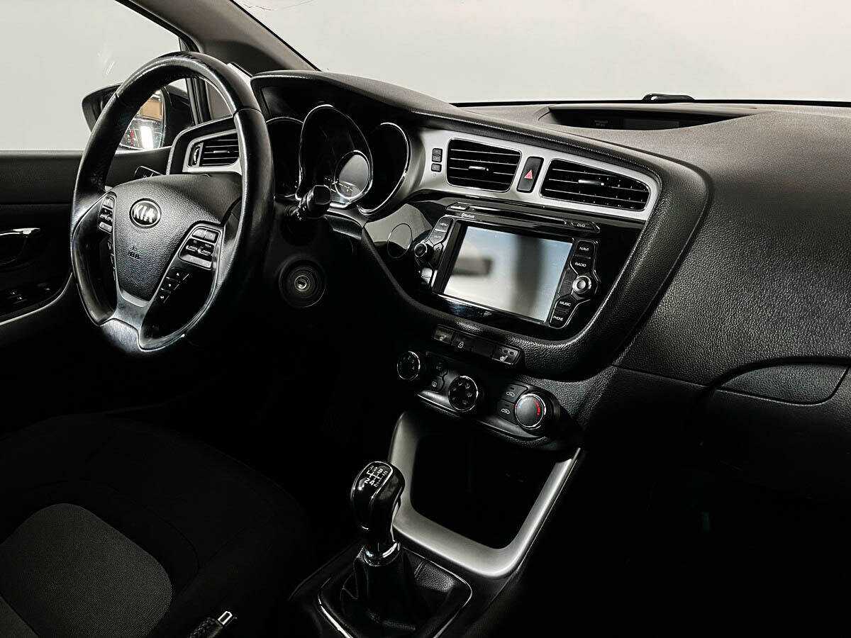 Купить Kia Ceed с пробегом. Фото: #6