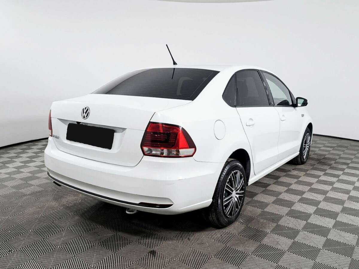 Купить Volkswagen Polo с пробегом. Фото: #4