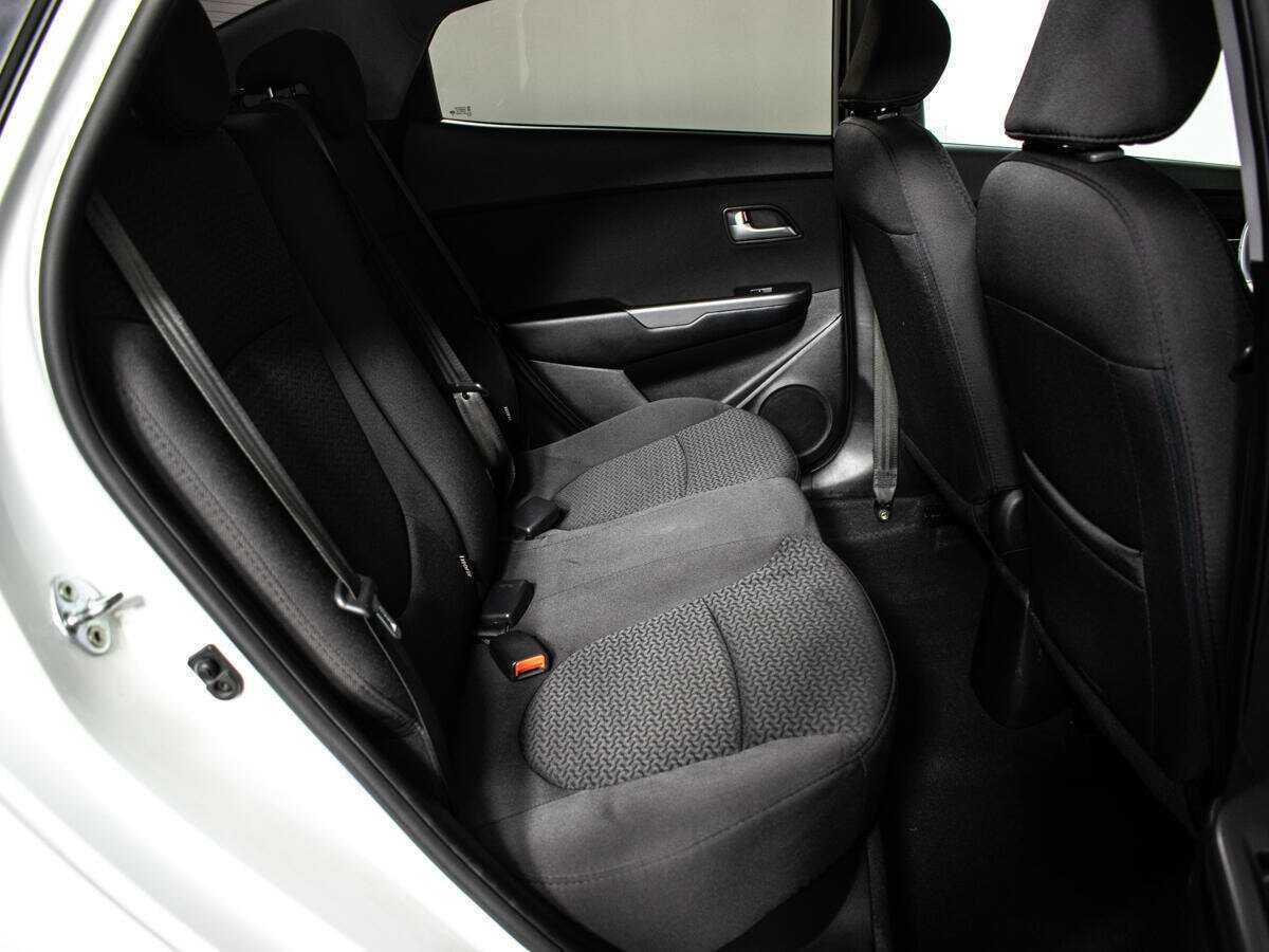 Купить Kia Rio с пробегом. Фото: #5