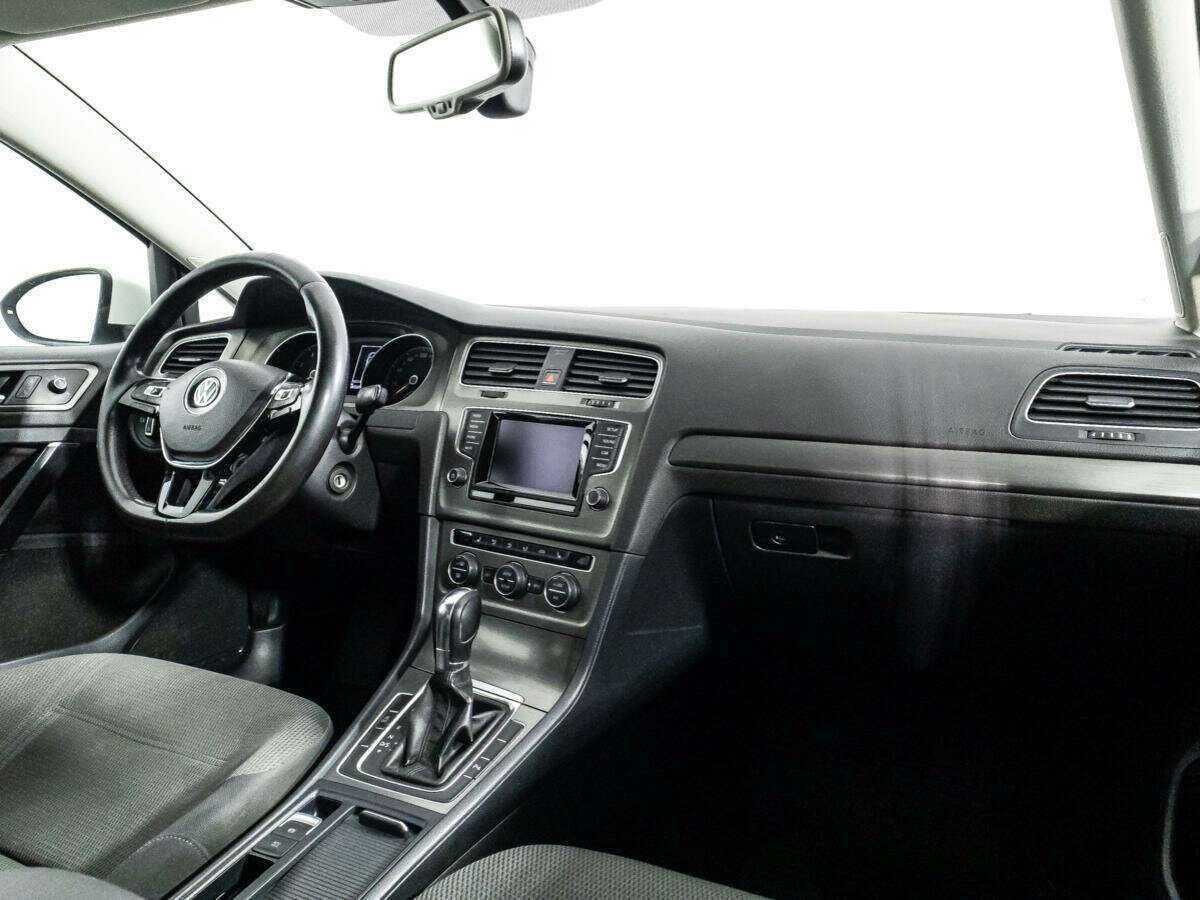 Купить Volkswagen Golf с пробегом. Фото: #8