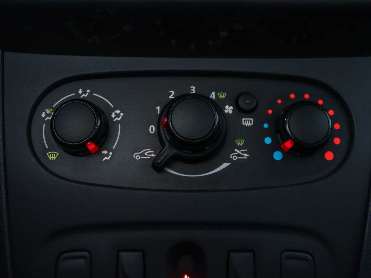 Купить Renault Logan с пробегом. Фото: #11