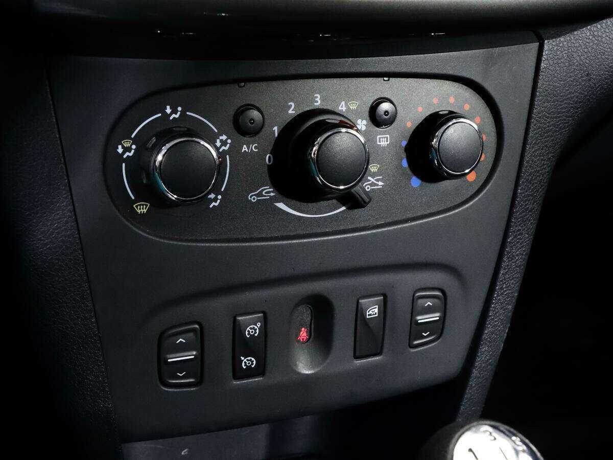 Купить Renault Logan с пробегом. Фото: #12