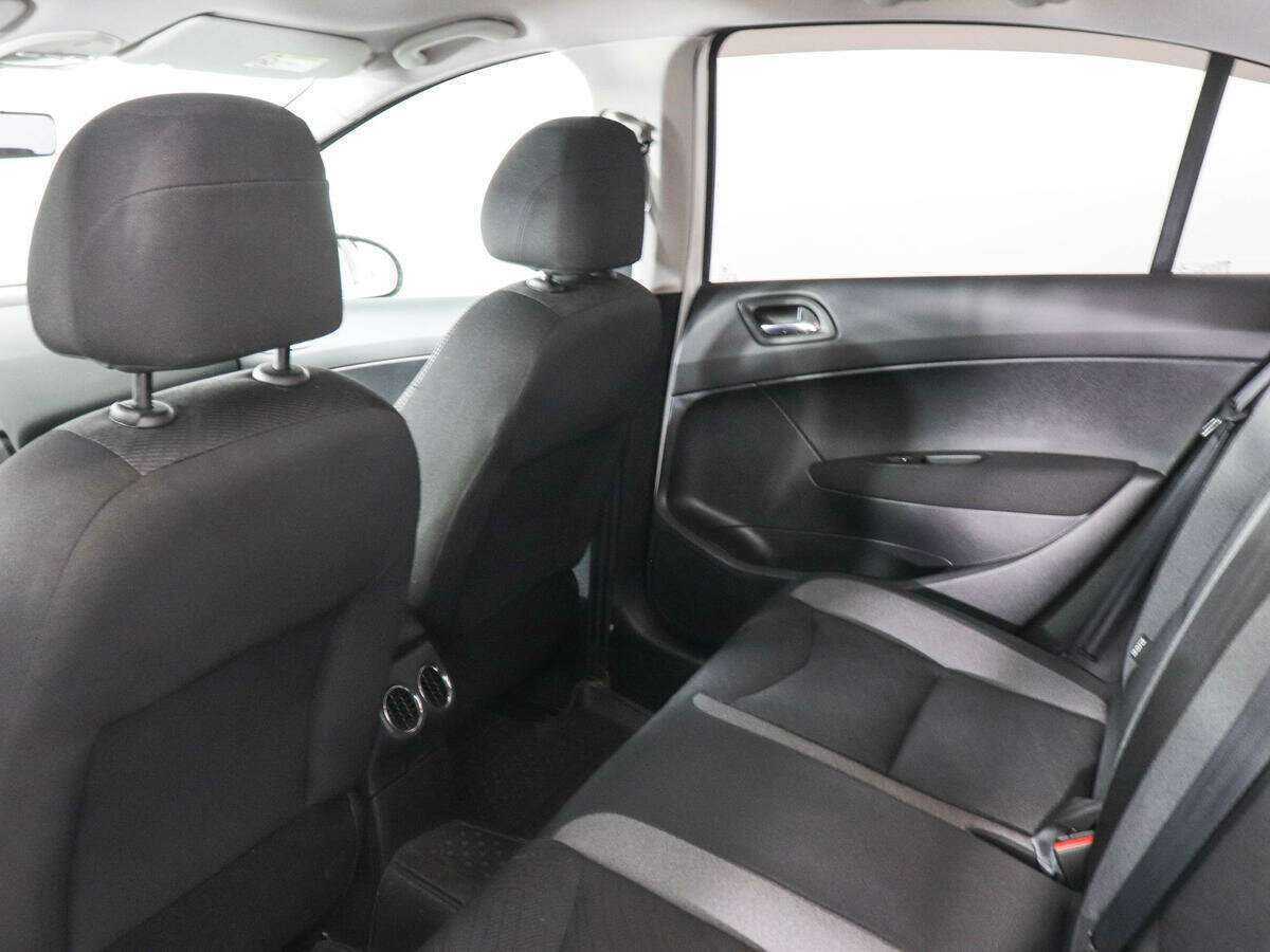 Купить Peugeot 408 с пробегом. Фото: #11