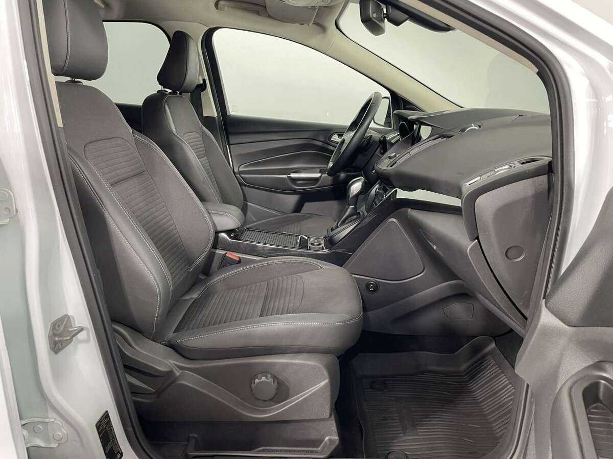 Купить Ford Kuga с пробегом. Фото: #11
