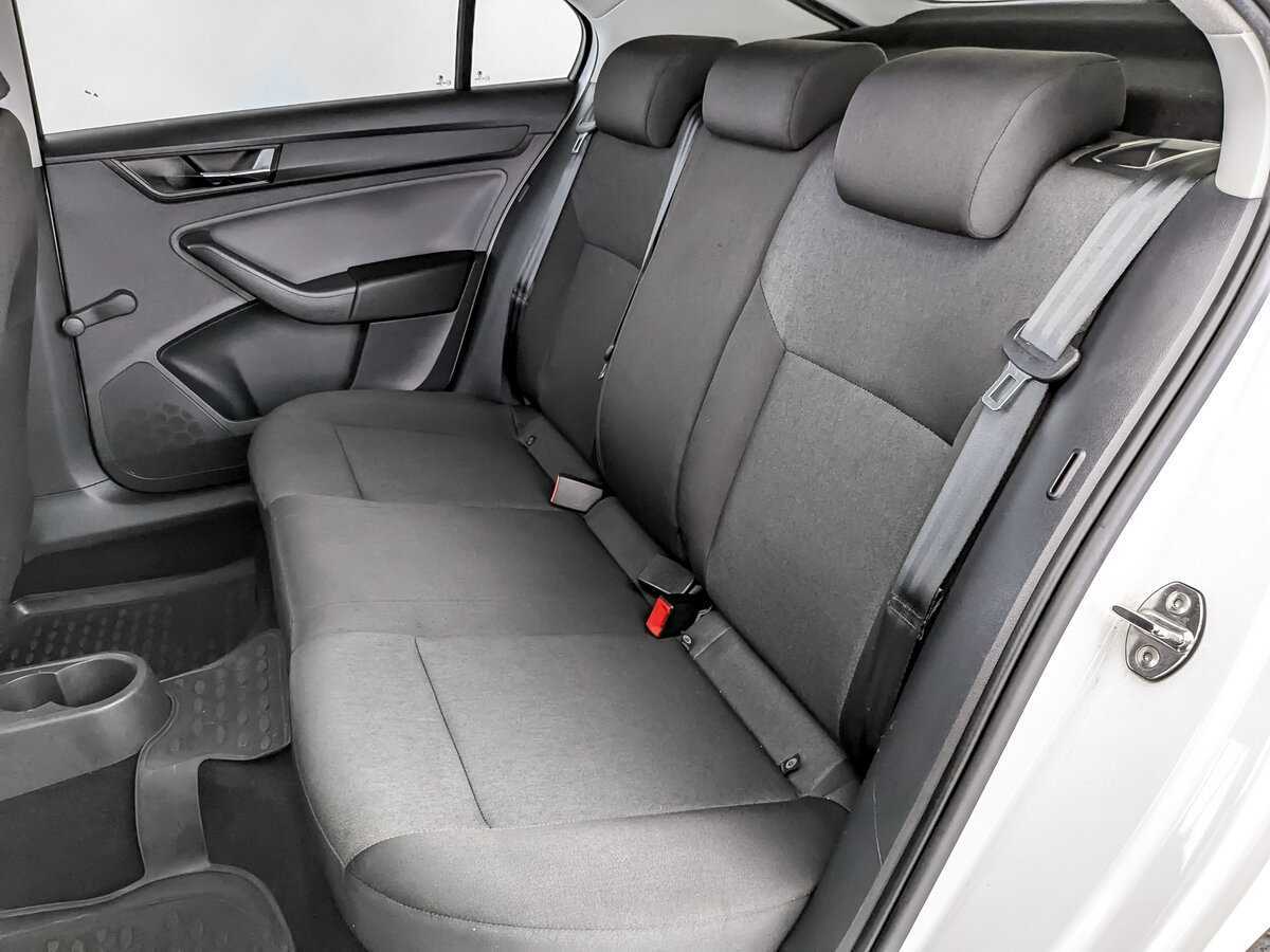 Купить Skoda Rapid с пробегом. Фото: #11