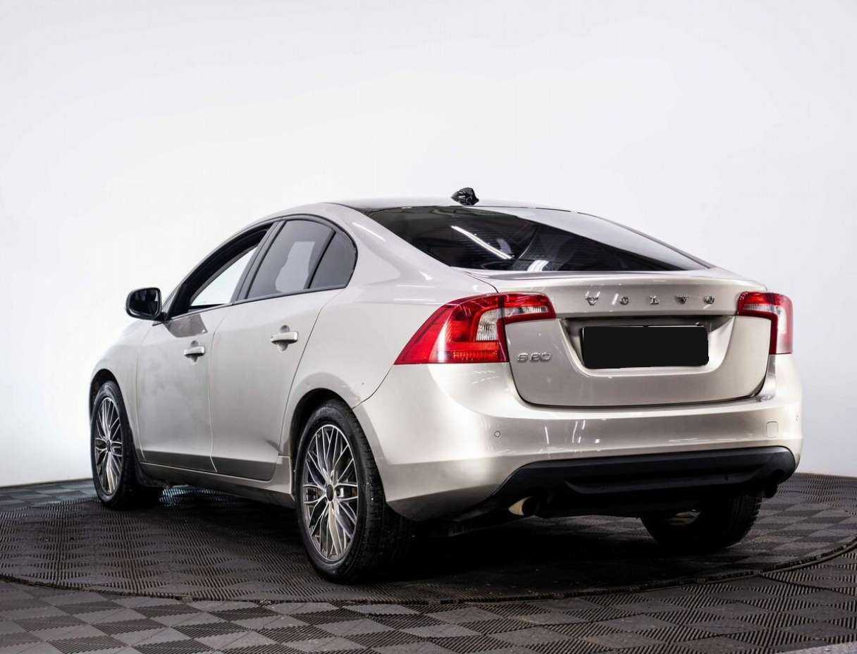 Купить Volvo S60 с пробегом. Фото: #3