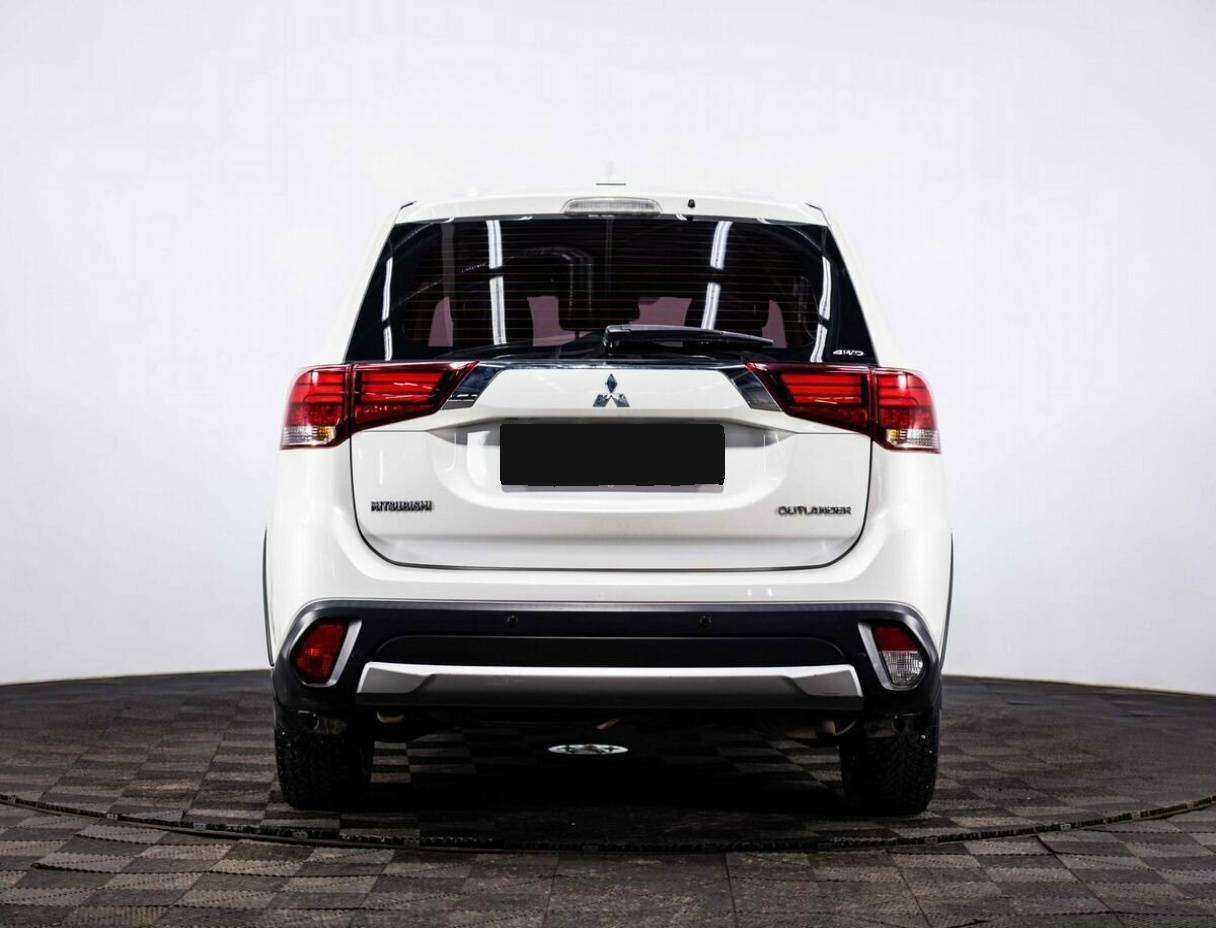 Купить Mitsubishi Outlander с пробегом. Фото: #4