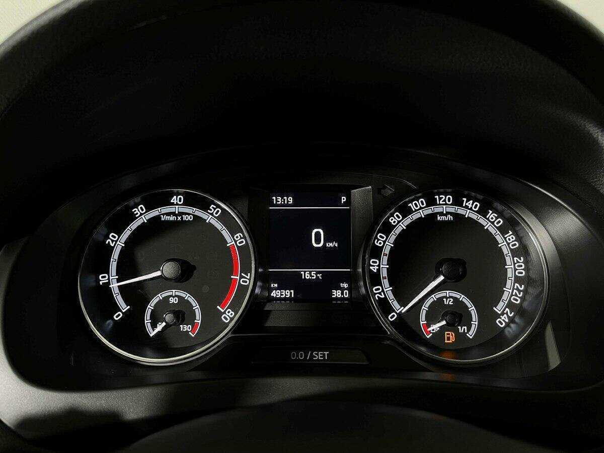 Купить Skoda Rapid с пробегом. Фото: #10