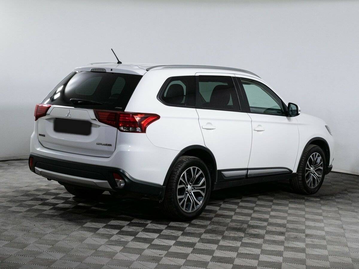 Купить Mitsubishi Outlander с пробегом. Фото: #4