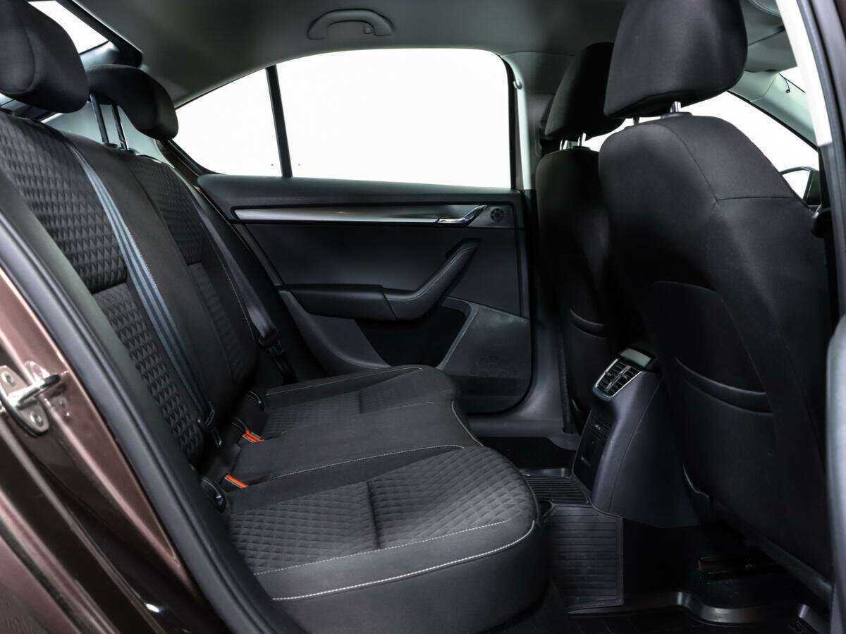 Купить Skoda Octavia с пробегом. Фото: #10