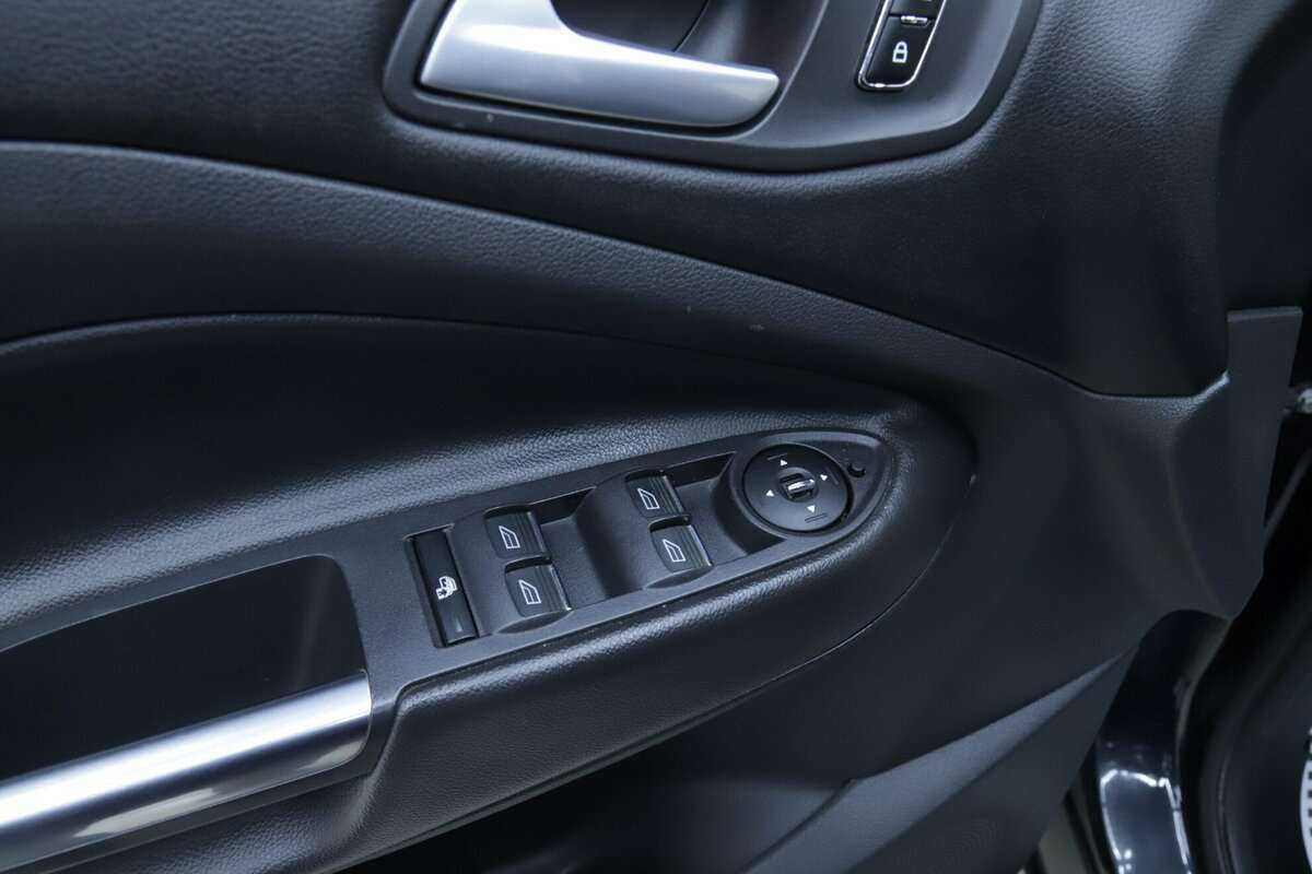 Купить Ford Kuga с пробегом. Фото: #7