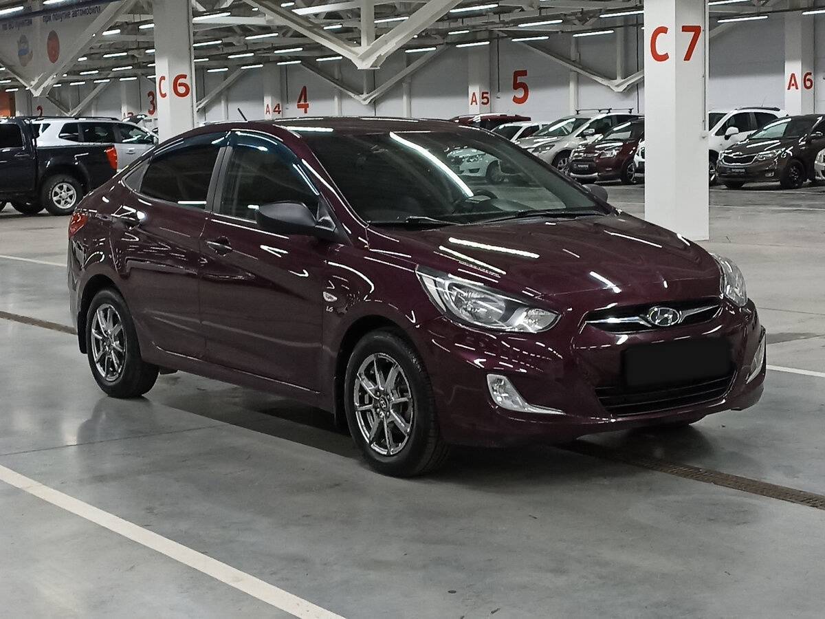 Купить Hyundai Solaris с пробегом. Фото: #2