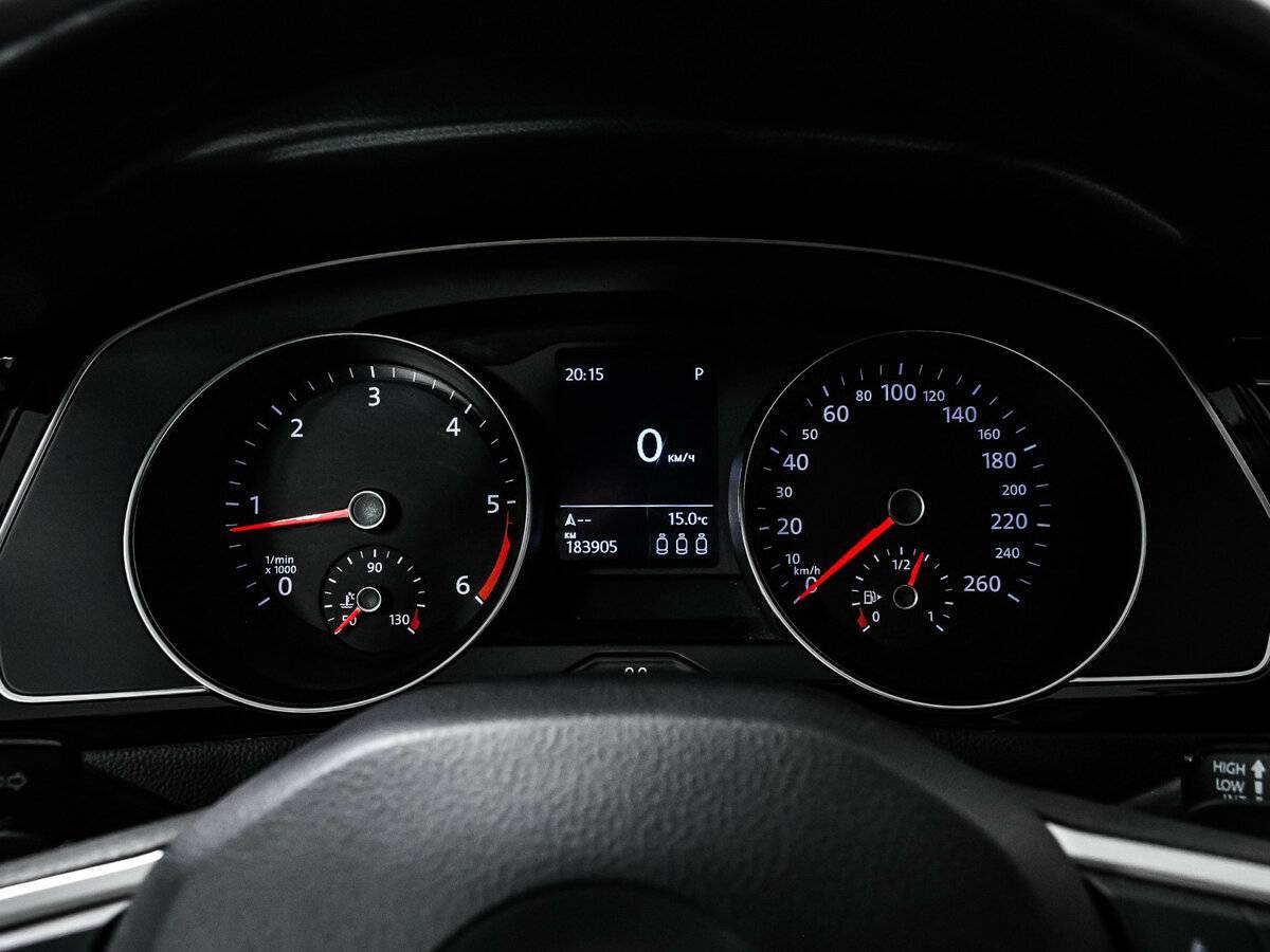 Купить Volkswagen Passat с пробегом. Фото: #9