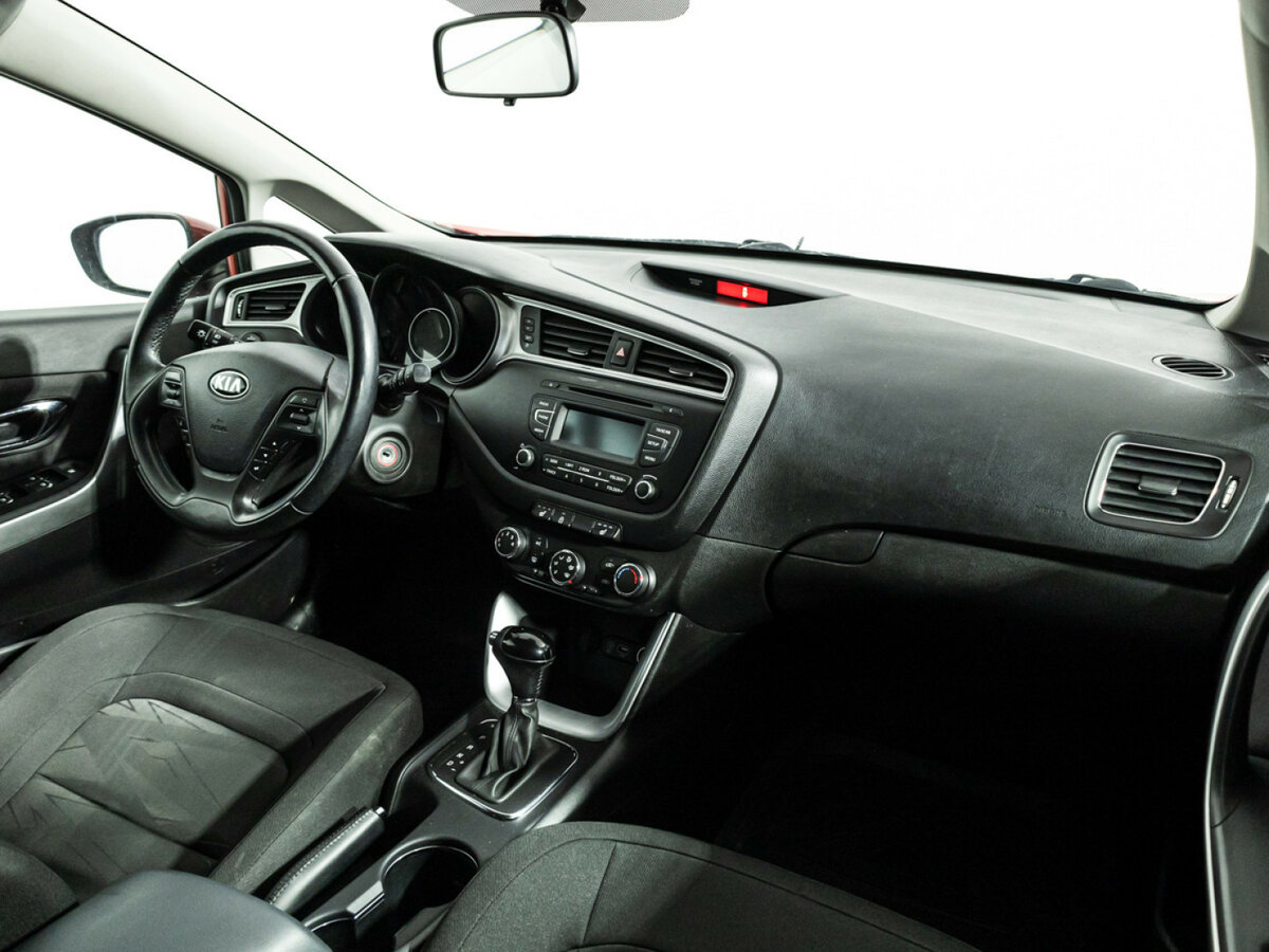 Купить Kia Ceed с пробегом. Фото: #8