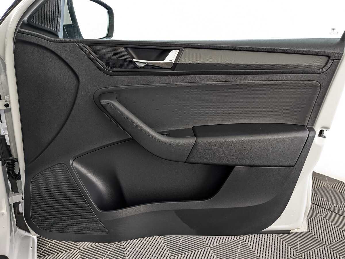 Купить Skoda Rapid с пробегом. Фото: #20