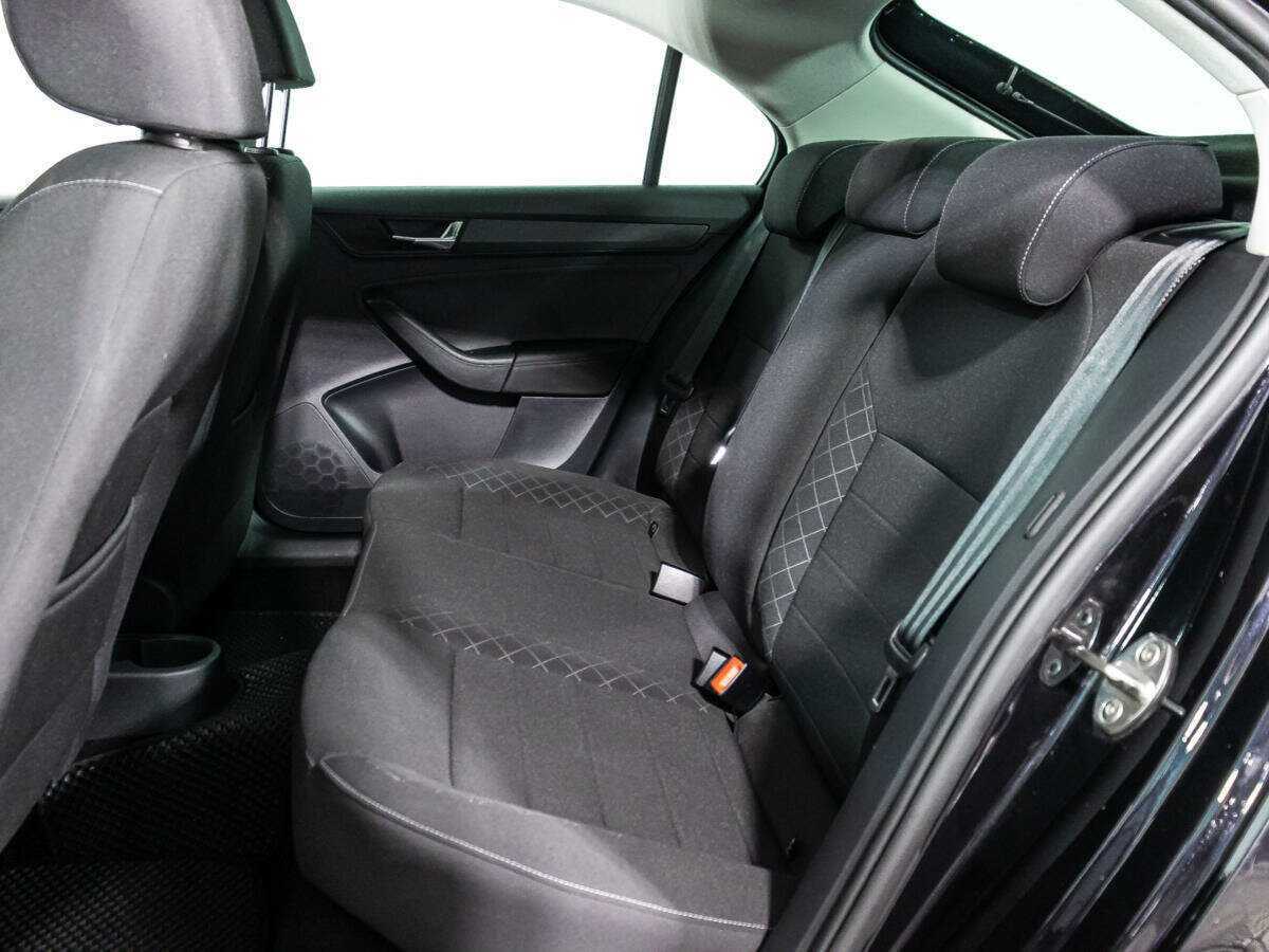 Купить Skoda Rapid с пробегом. Фото: #9