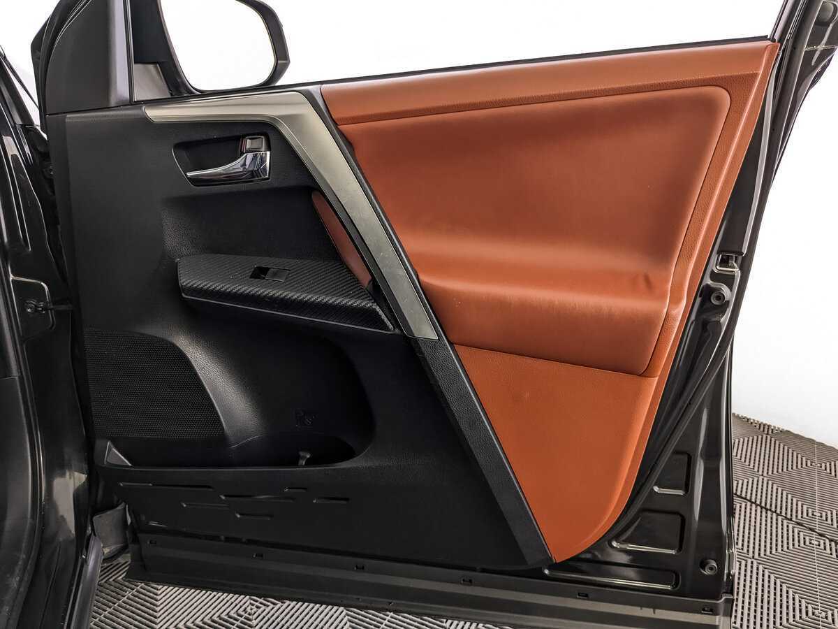 Купить Toyota RAV4 с пробегом. Фото: #20