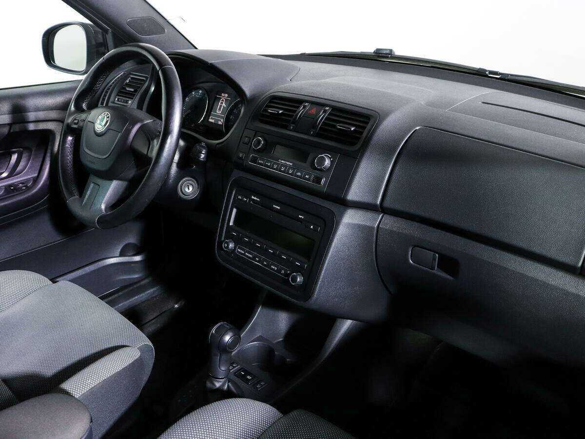 Купить Skoda Fabia с пробегом. Фото: #8