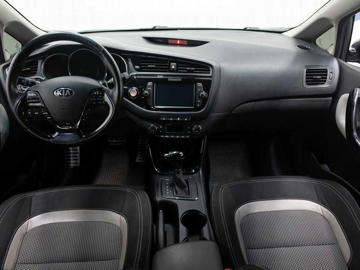 Купить Kia Ceed с пробегом. Фото: #14