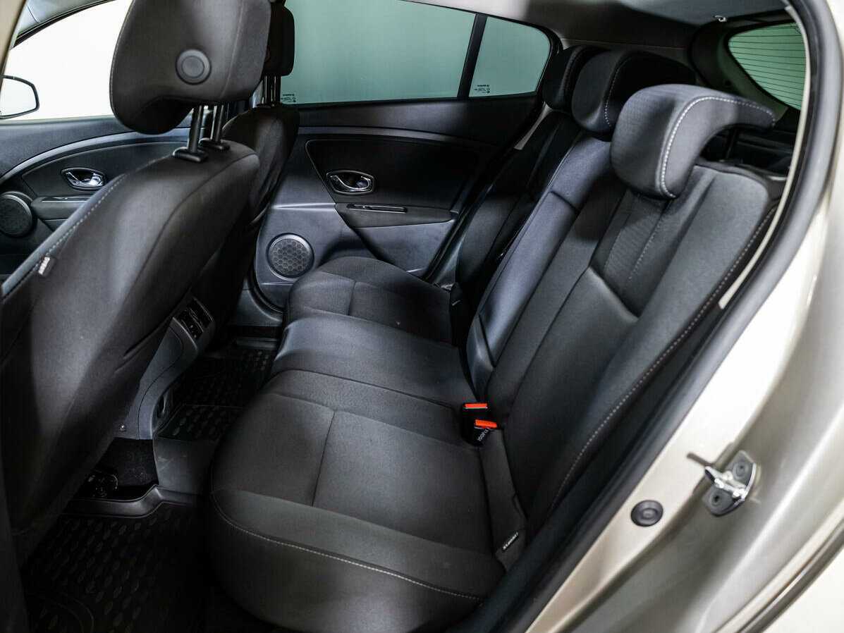 Купить Renault Megane с пробегом. Фото: #9