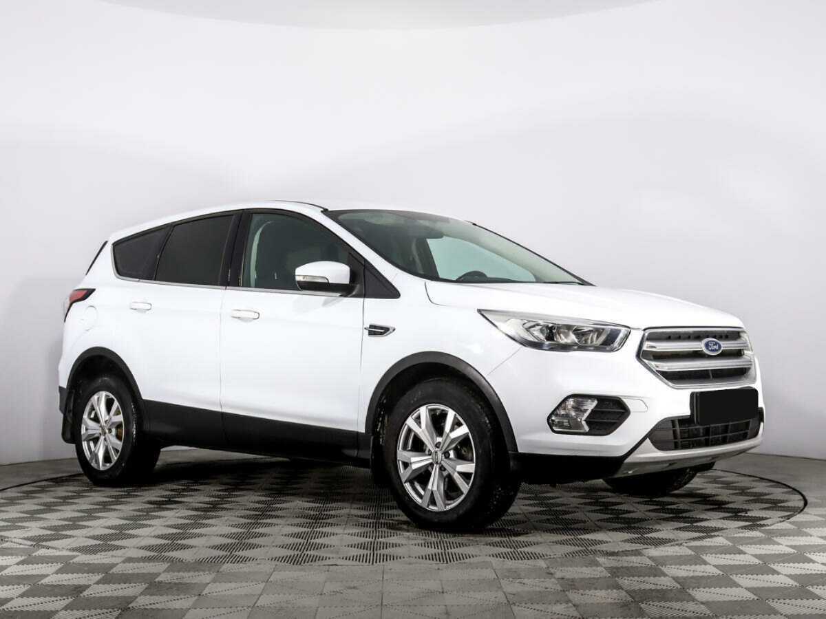 Купить Ford Kuga с пробегом. Фото: #2