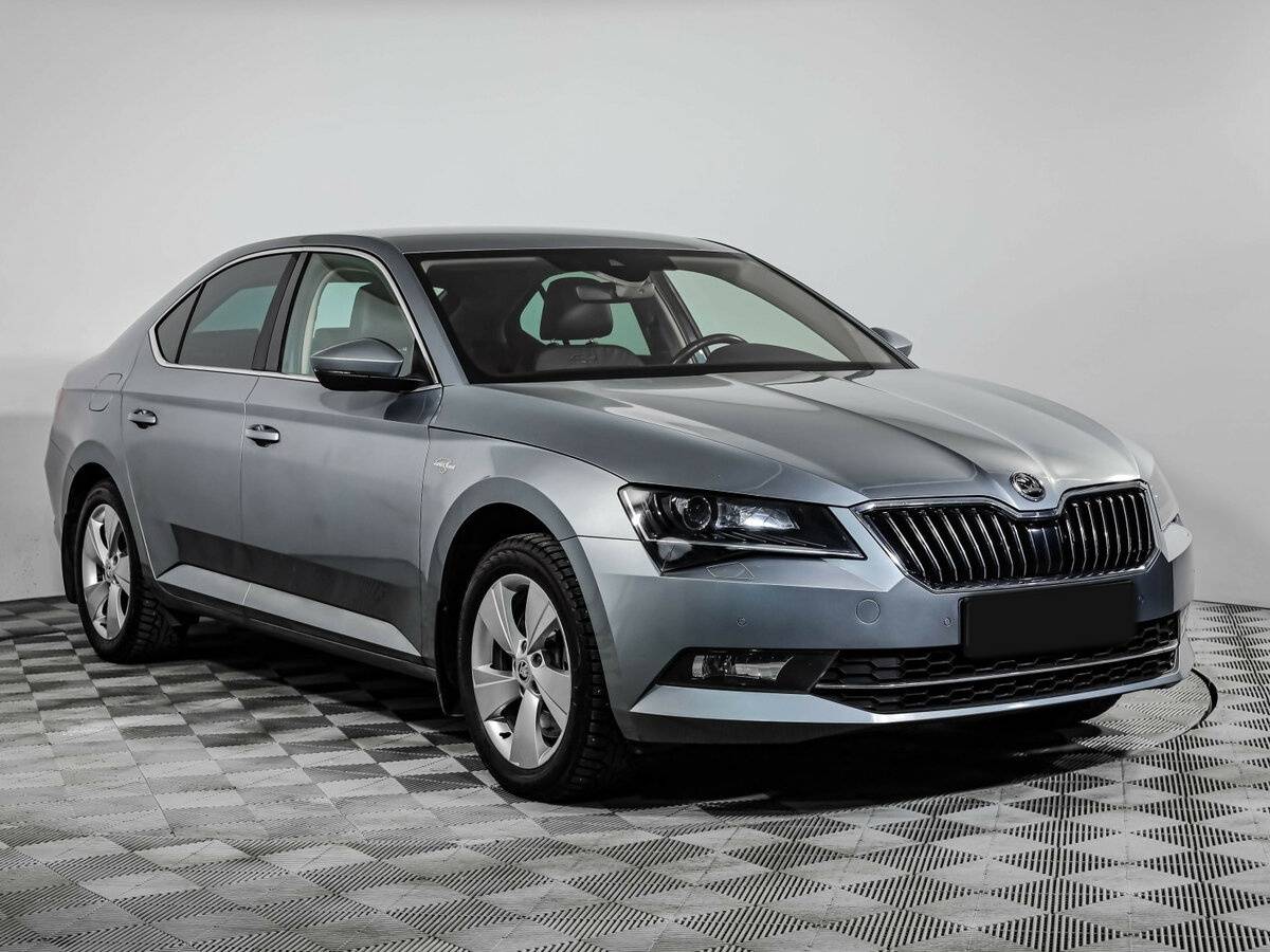 Купить Skoda Superb с пробегом. Фото: #2