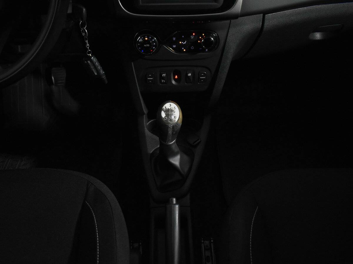 Купить Renault Sandero с пробегом. Фото: #11