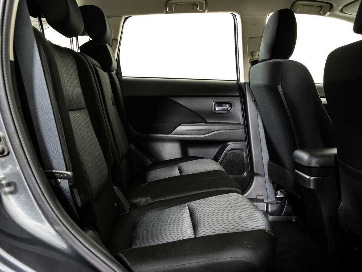 Купить Mitsubishi Outlander с пробегом. Фото: #9