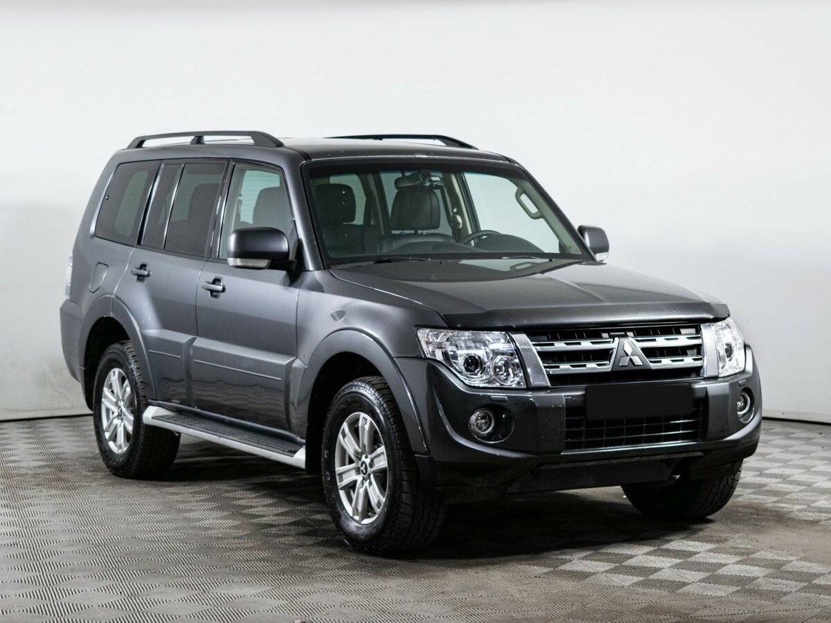 Купить Mitsubishi Pajero с пробегом. Фото: #2