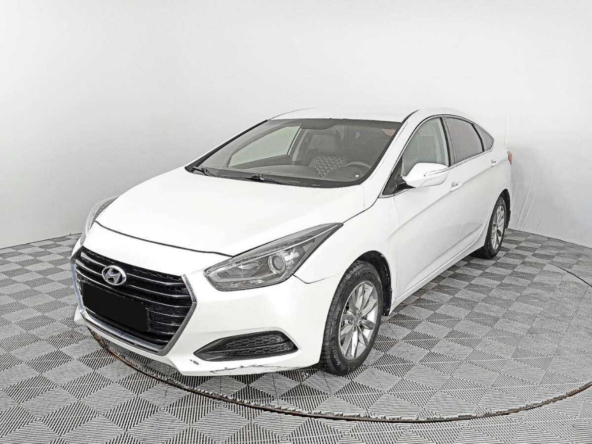Купить Hyundai i40 с пробегом. Фото: #0
