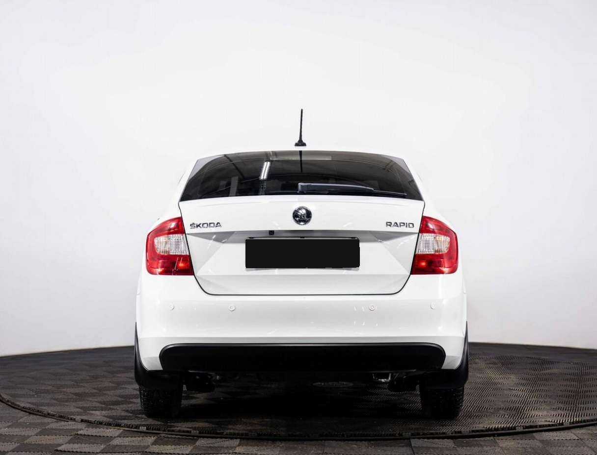 Купить Skoda Rapid с пробегом. Фото: #4