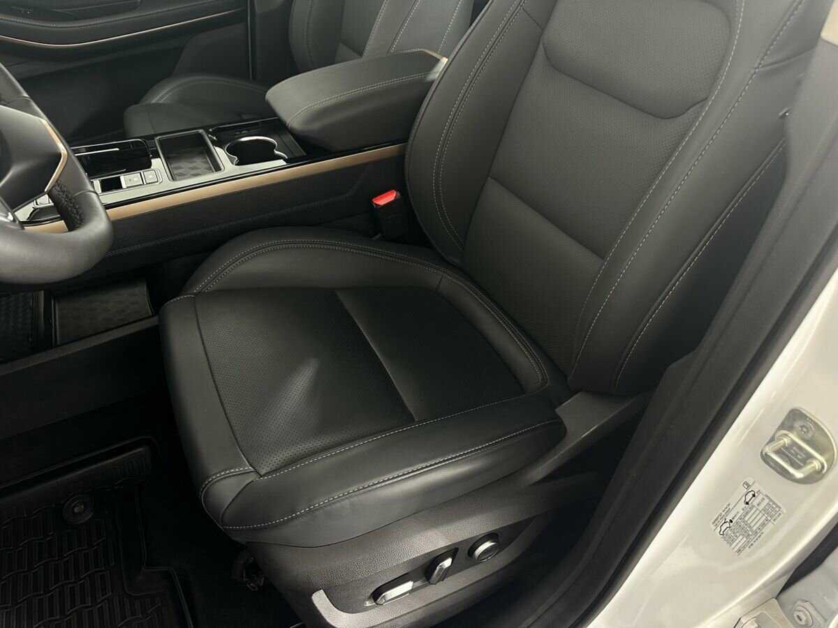 Купить EXEED LX с пробегом. Фото: #9