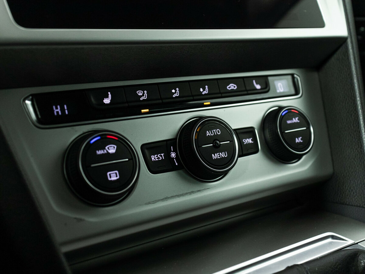 Купить Volkswagen Passat с пробегом. Фото: #15