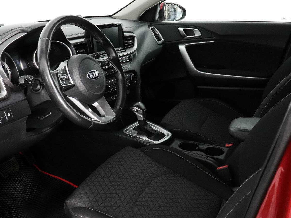 Купить Kia Ceed с пробегом. Фото: #9