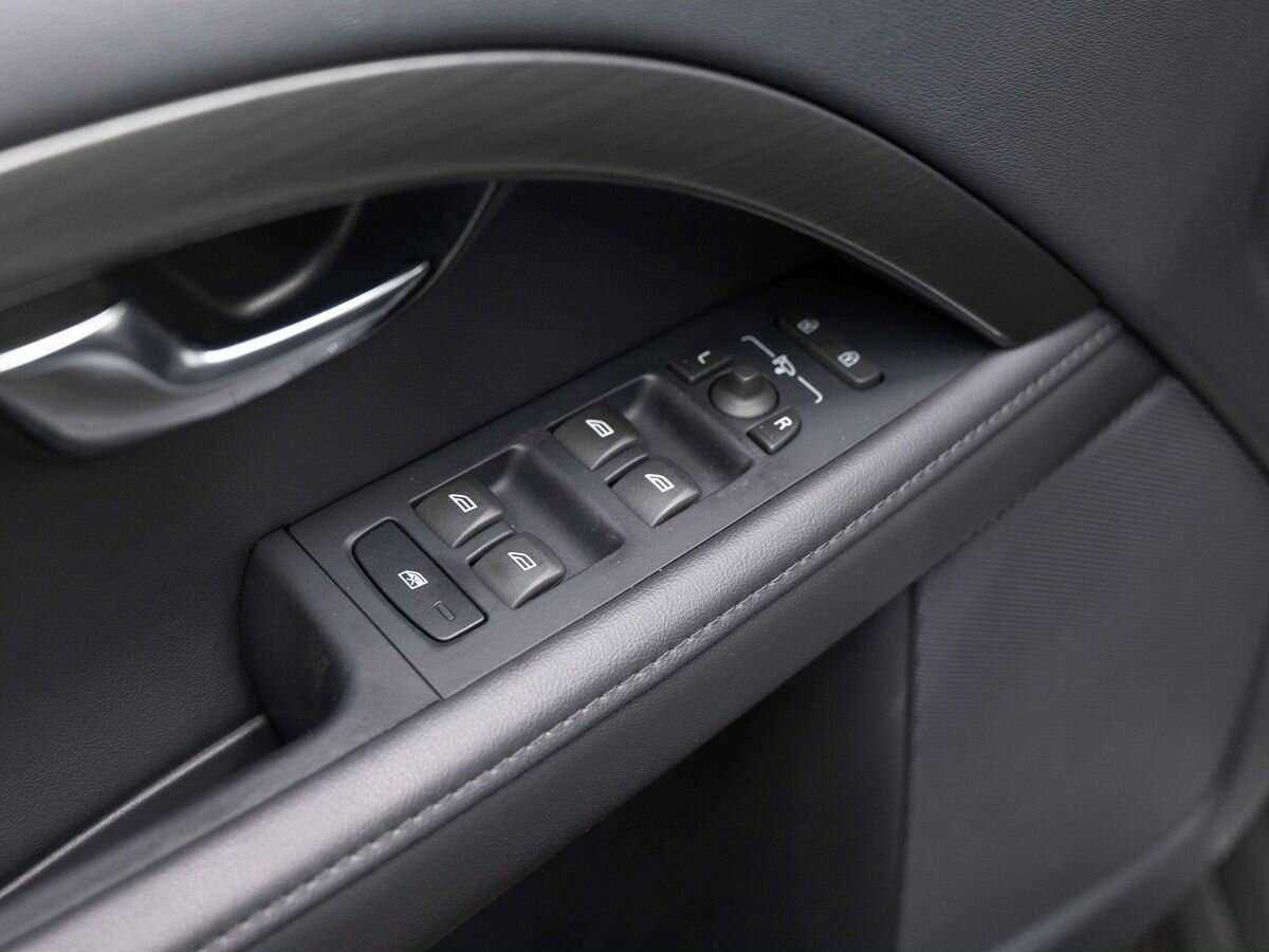 Купить Volvo XC70 с пробегом. Фото: #13