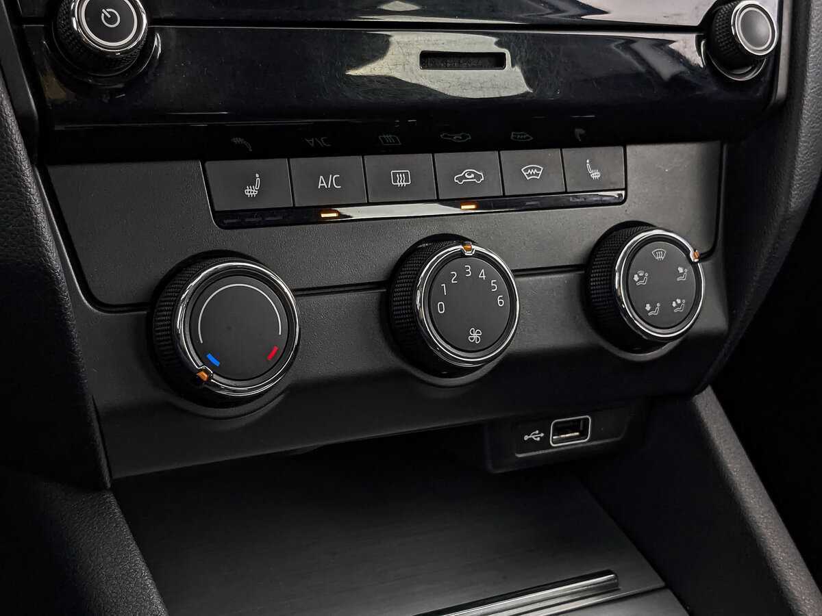Купить Skoda Octavia с пробегом. Фото: #20
